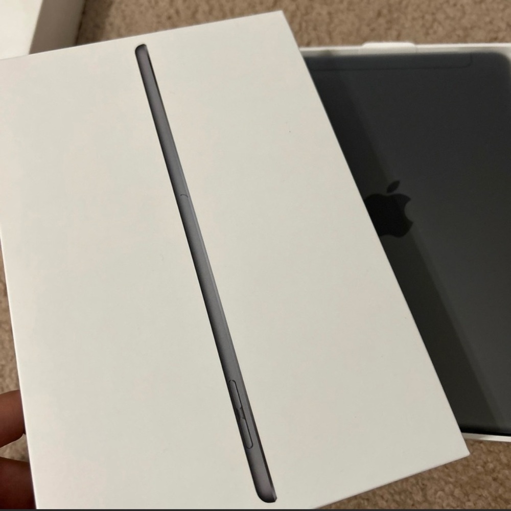 BRAND NEW!!!! iPad Mini MAKE ME AN OFFER